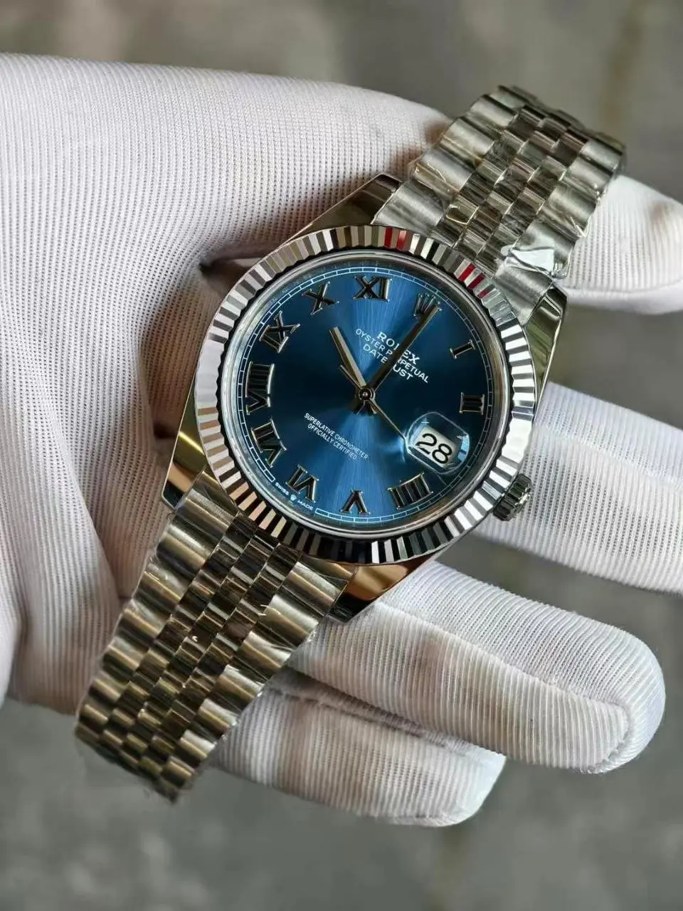 Alternative view of Datejust - Steel - Jubilee - Blue roman