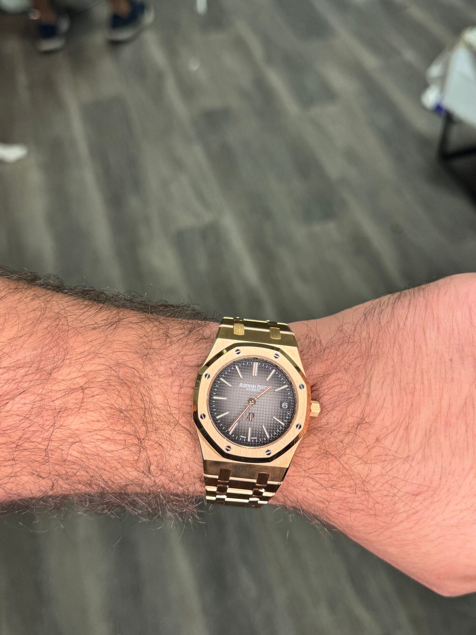 Alternative view of AP Royal Oak Extra-Thin - Rose Gold - Gray Dial